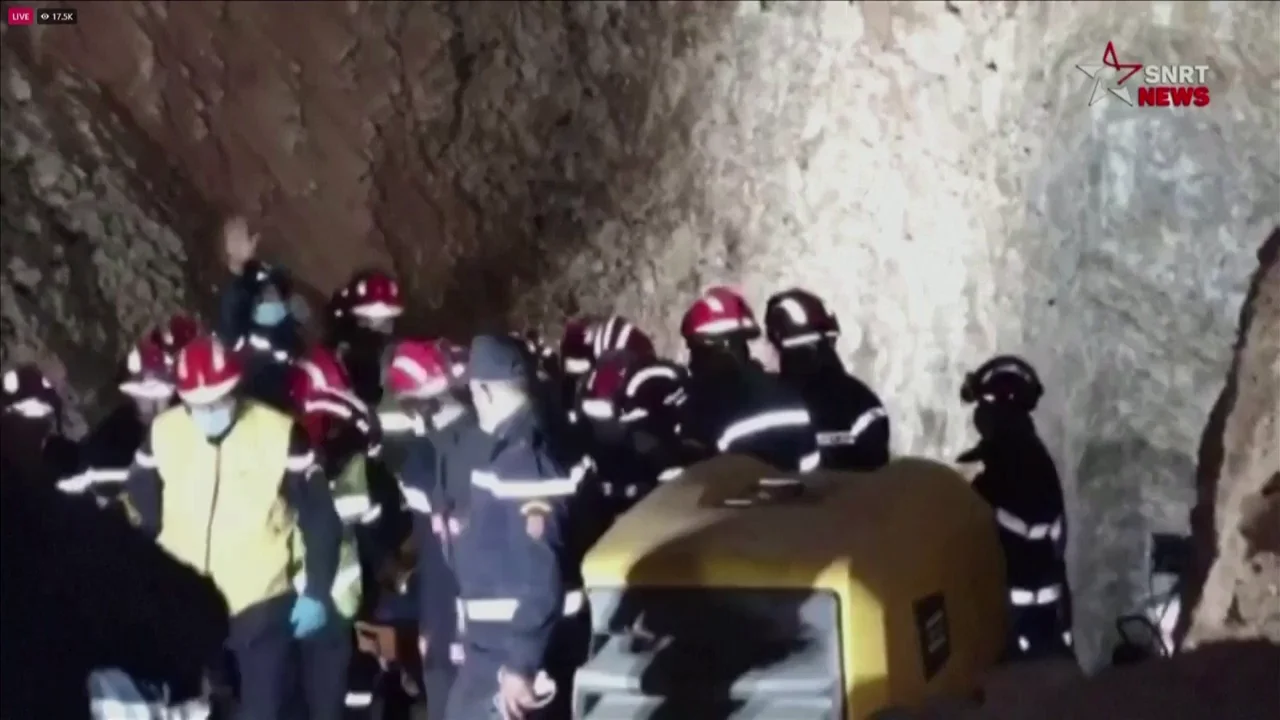 El vídeo del momento en el que rescatan al pequeño Rayan sin vida de un pozo en Marruecos El vídeo del momento en el que rescatan al pequeño Rayan sin vida de un pozo en Marruecos