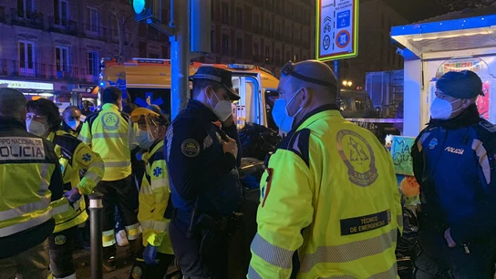 Miembros de la Policía Nacional y del Samur Protección Civil en el lugar del asesinato del menor de 15 años en Atocha (Madrid) Miembros de la Policía Nacional y del Samur Protección Civil en el lugar del asesinato del menor de 15 años en Atocha (Madrid)
