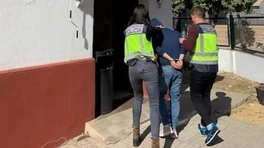 El detenido ingresa en comisaría El detenido ingresa en comisaría