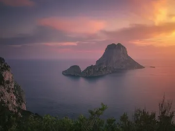 Todavía estás a tiempo de escaparte a alguno de los lugares más románticos de España para celebrar San Valentín Todavía estás a tiempo de escaparte a alguno de los lugares más románticos de España para celebrar San Valentín