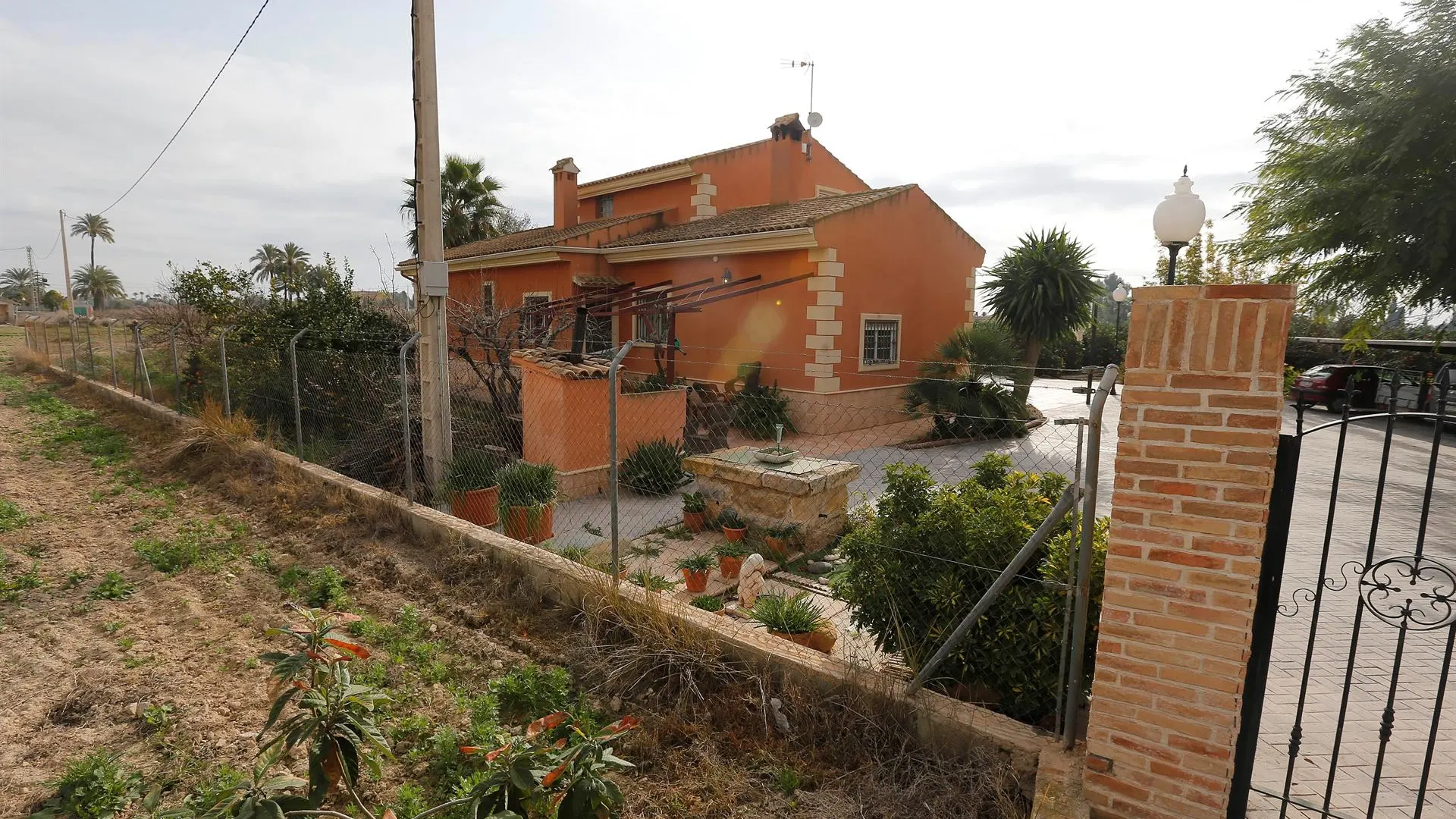 La vivienda en la que tuvo lugar el parricidio de Elche