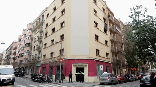 Varios heridos, uno de ellos crítico, en el incendio del Hotel Coronado de Nou de la Rambla de Barcelona Varios heridos, uno de ellos crítico, en el incendio del Hotel Coronado de Nou de la Rambla de Barcelona