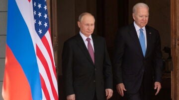 Vladimir Putin y Joe Biden, juntos durante un encuentro en 2021