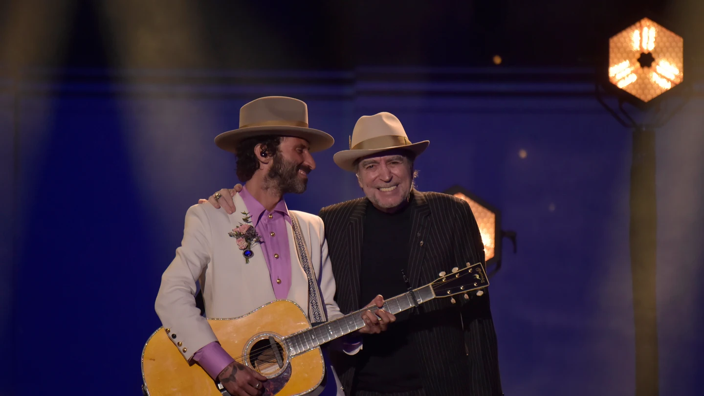 Así fue el regreso de Joaquín Sabina a los escenarios junto a Leiva en los Goya 2022 Premios Goya 2022