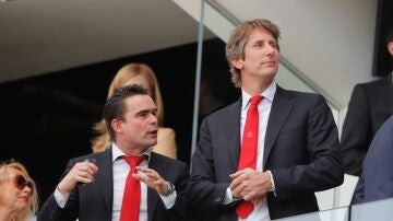 Van der sar y Overmars, en un partido del Ajax, ya como directivos del club
