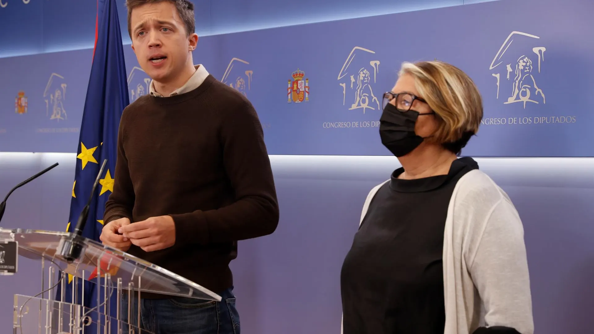 El líder de Mas País, Íñigo Errejón y la diputada de Equo Inés Sabanés, durante una rueda de prensa.