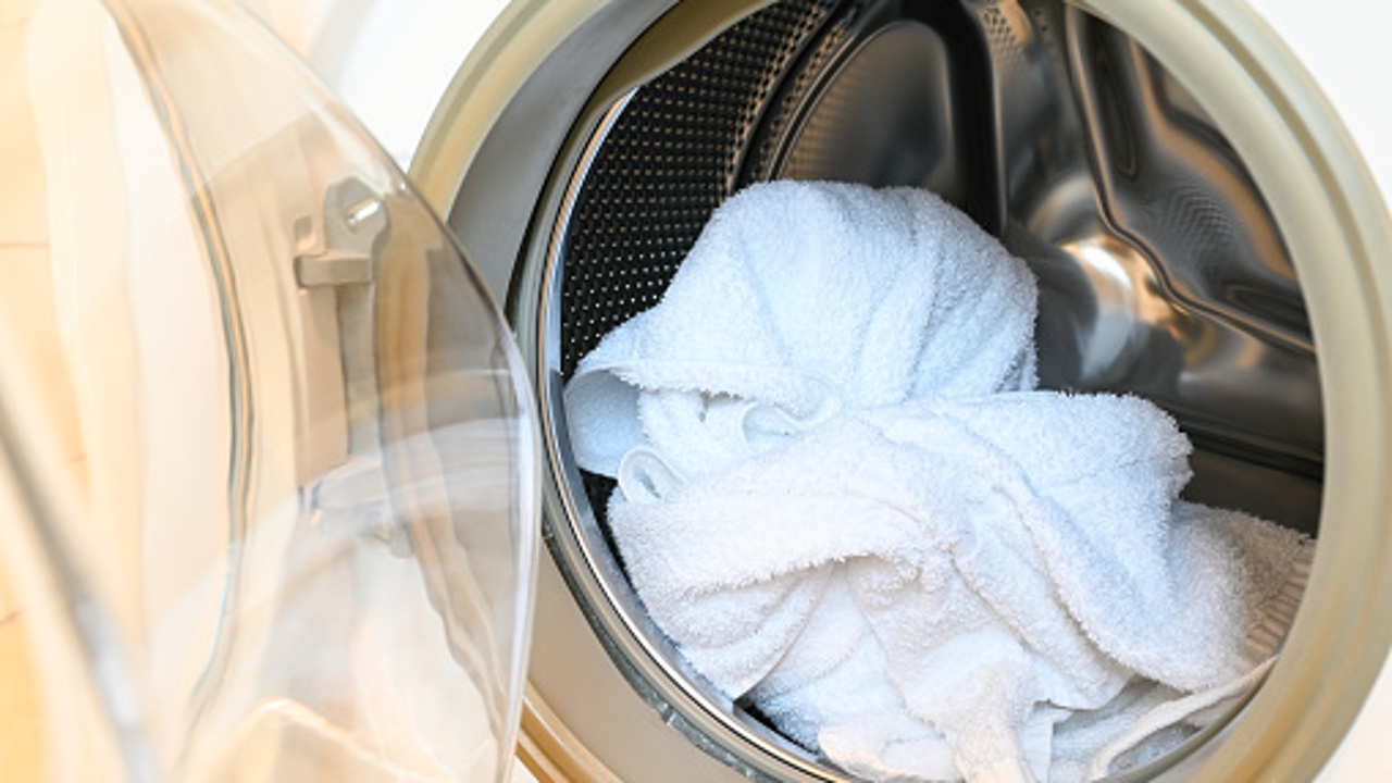 Empleado Moviente pegatina Así tienes que lavar toallas en la lavadora para que queden suaves y limpias
