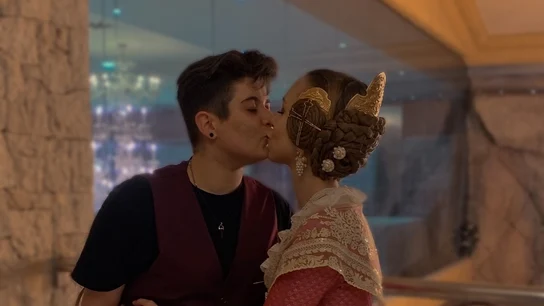 Dos mujeres denuncian discriminación de género en las Fallas: sanciones para las que no se visten con el traje 'femenino' Roles de género