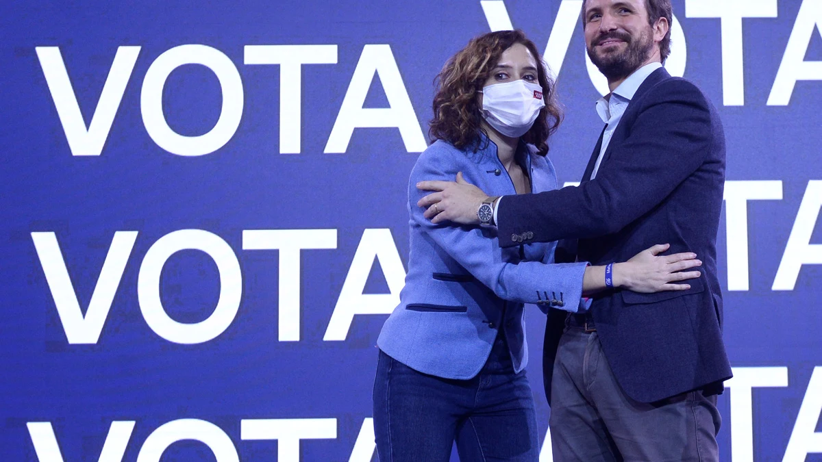 El presidente del PP, Pablo Casado junto a la presidenta de la Comunidad de Madrid, Isabel Díaz Ayuso.