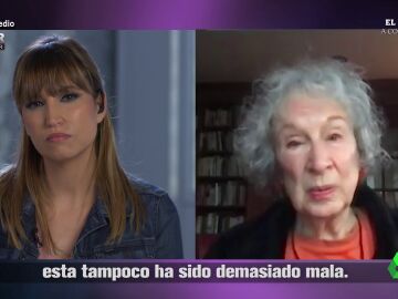 Margaret Atwood y sus distopías: ¿pesa mucho lanzar advertencias sobre futuros apocalípticos como el auge de regímenes totalitarios?