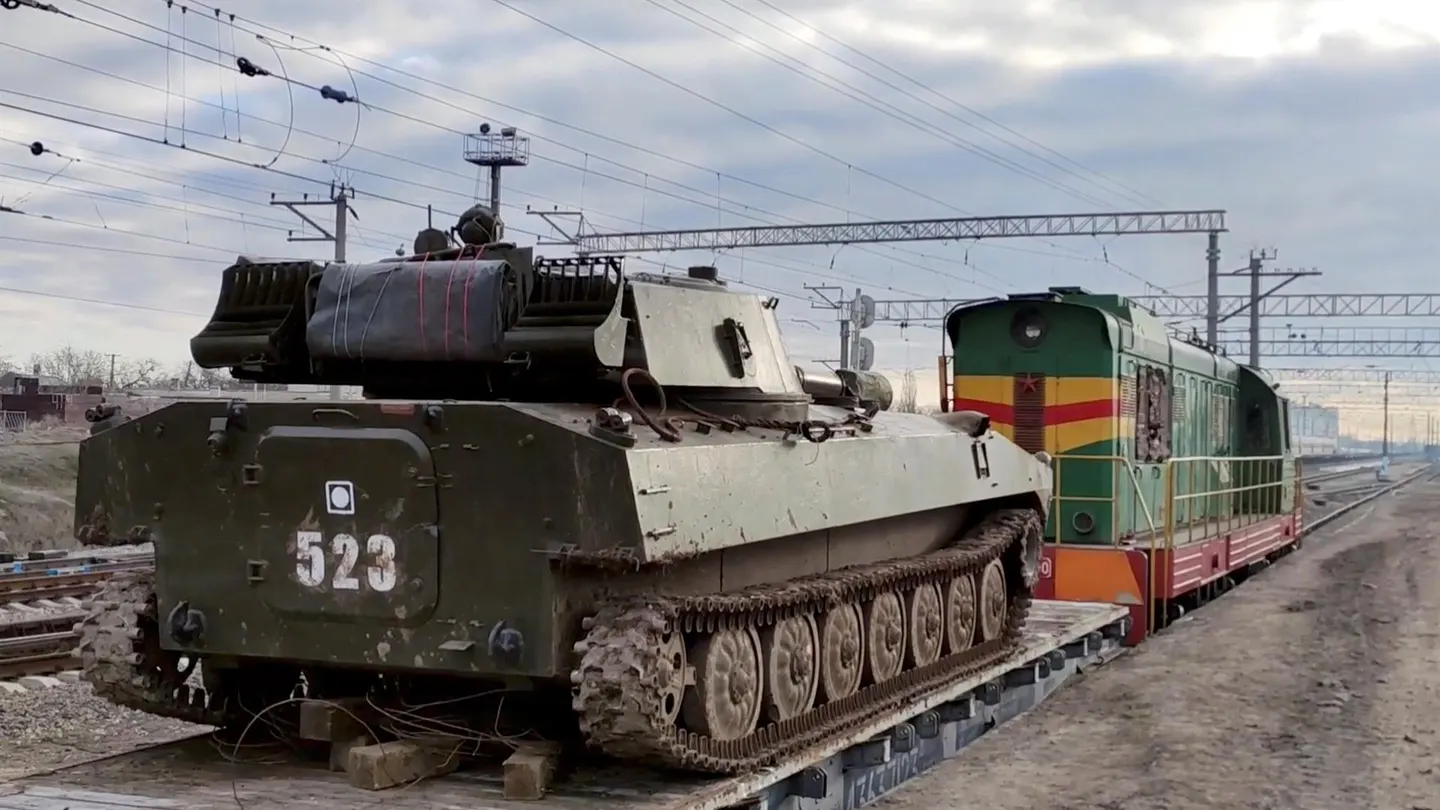 Rusia anuncia la retirada de los militares que hicieron maniobras en Crimea Rusia anuncia la retirada de los militares que hicieron maniobras en Crimea