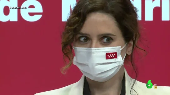 Dani Mateo se 'cuela' en la rueda de prensa de Ayuso: "¡Con paso firme, como si estuvieras pisoteando la carrera de Ángel Carromero!" Dani Mateo se 'cuela' en la rueda de prensa de Ayuso: "¡Con paso firme, como si estuvieras pisoteando la carrera de Ángel Carromero!"