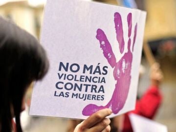 Cartel contra la violencia de género