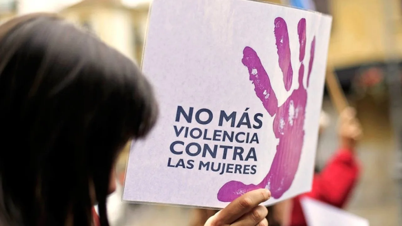 Cartel contra la violencia de género