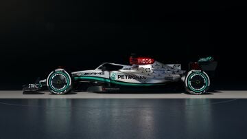 El Mercedes W13