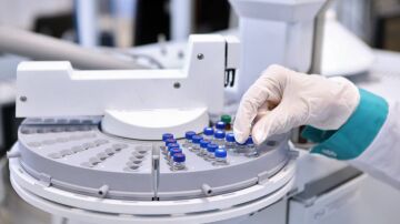 La OMS anuncia que seis paises africanos podran producir vacunas covid de ARNm