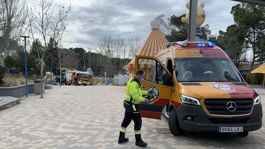 13 heridos por el derrumbe del falso techo del auditorio del parque de atracciones de Madrid 13 heridos por el derrumbe del falso techo del auditorio del parque de atracciones de Madrid