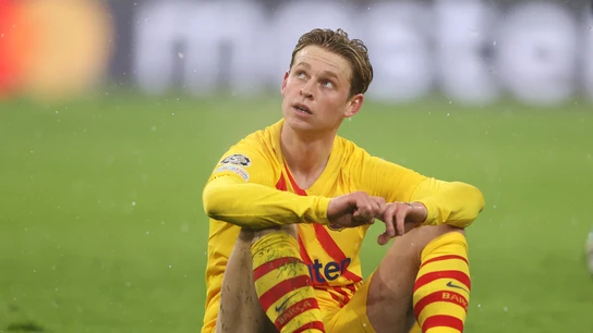 Frenkie de Jong, en el césped Frenkie de Jong, en el césped