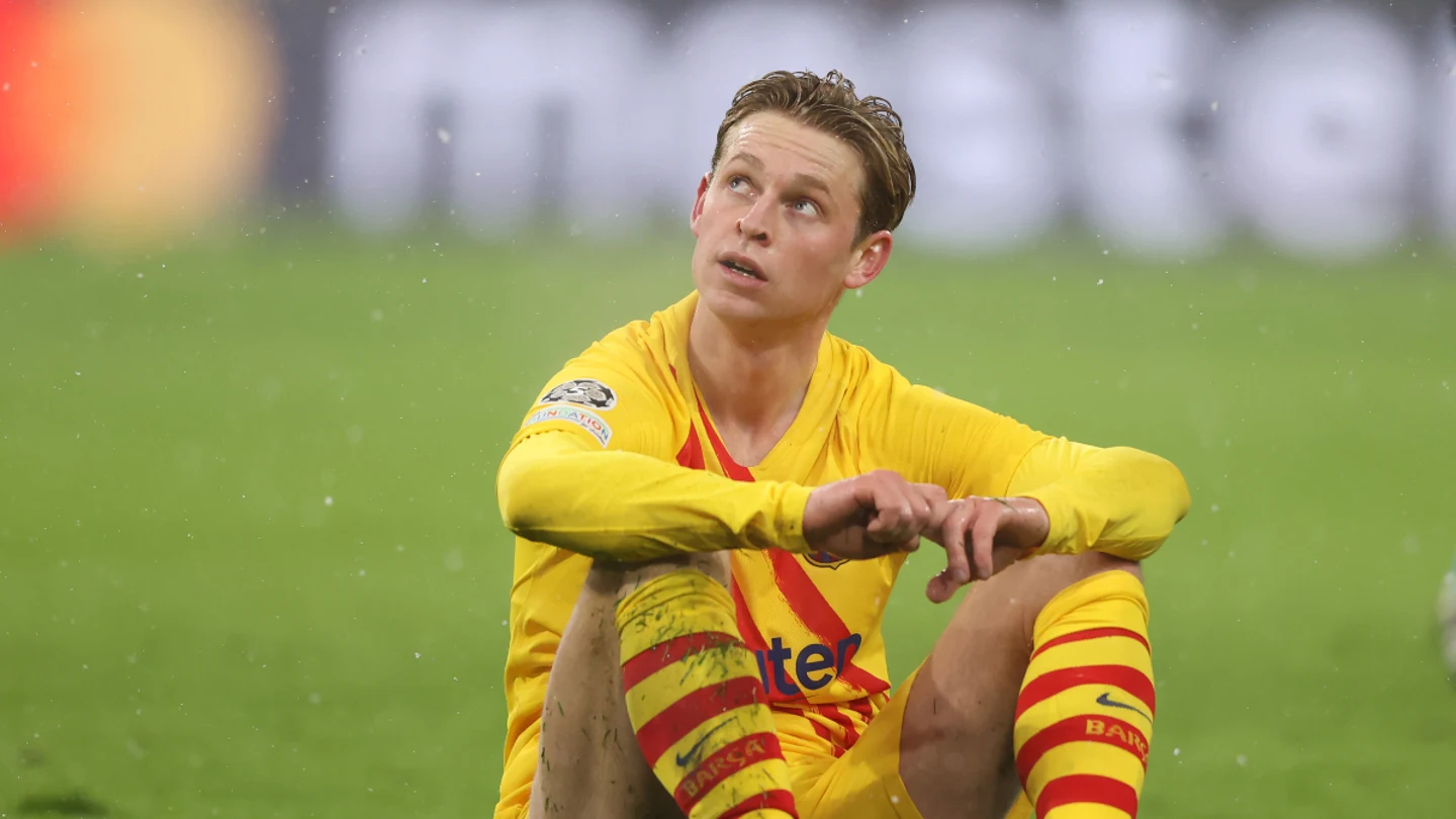 Frenkie de Jong, en el césped Frenkie de Jong, en el césped