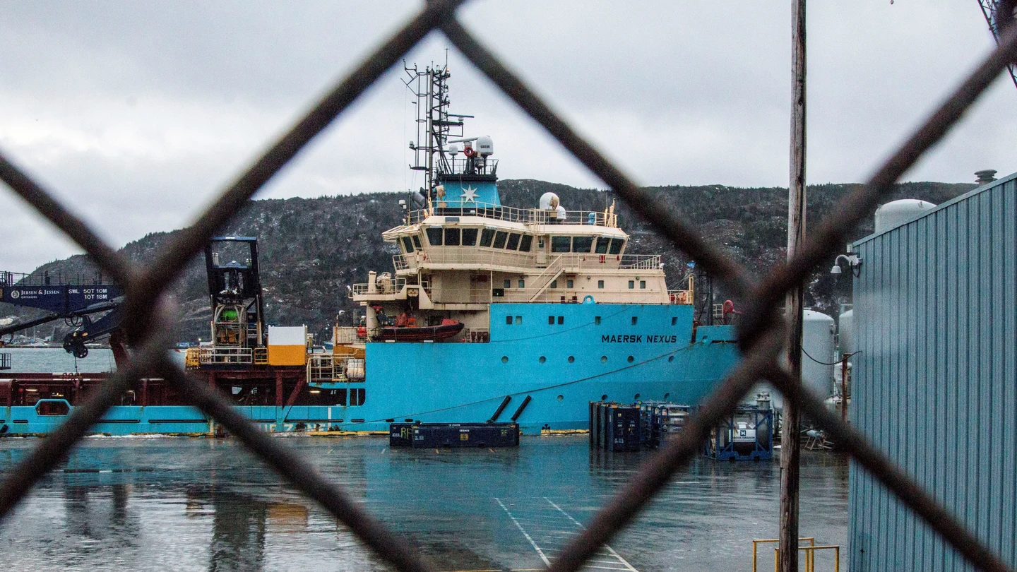 El barco Maersk Nexus antes de que desembarcaran los cuerpos de dos tripulantes del Villa de Pitanxo El barco Maersk Nexus antes de que desembarcaran los cuerpos de dos tripulantes del Villa de Pitanxo