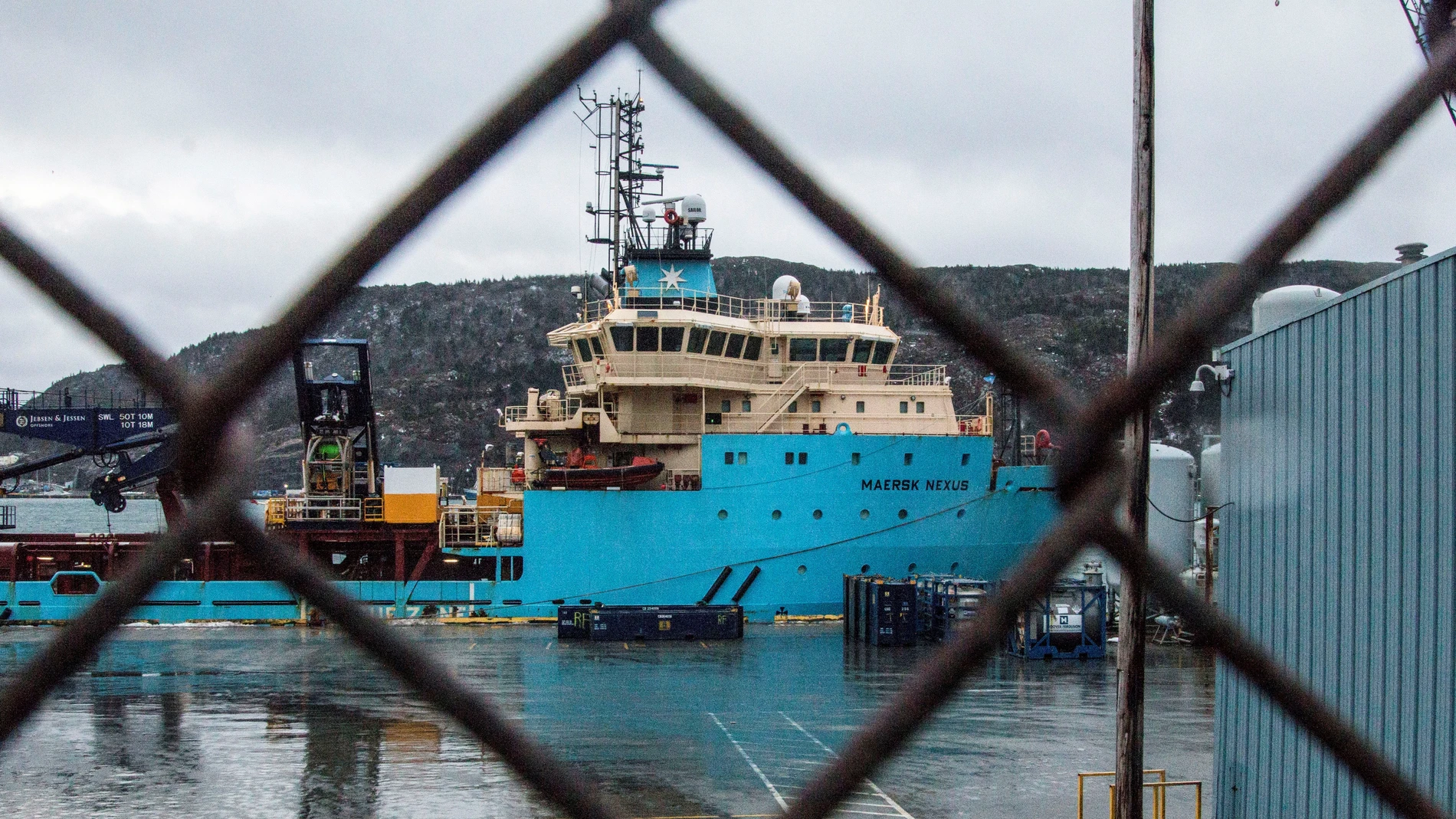 El barco Maersk Nexus antes de que desembarcaran los cuerpos de dos tripulantes del Villa de Pitanxo