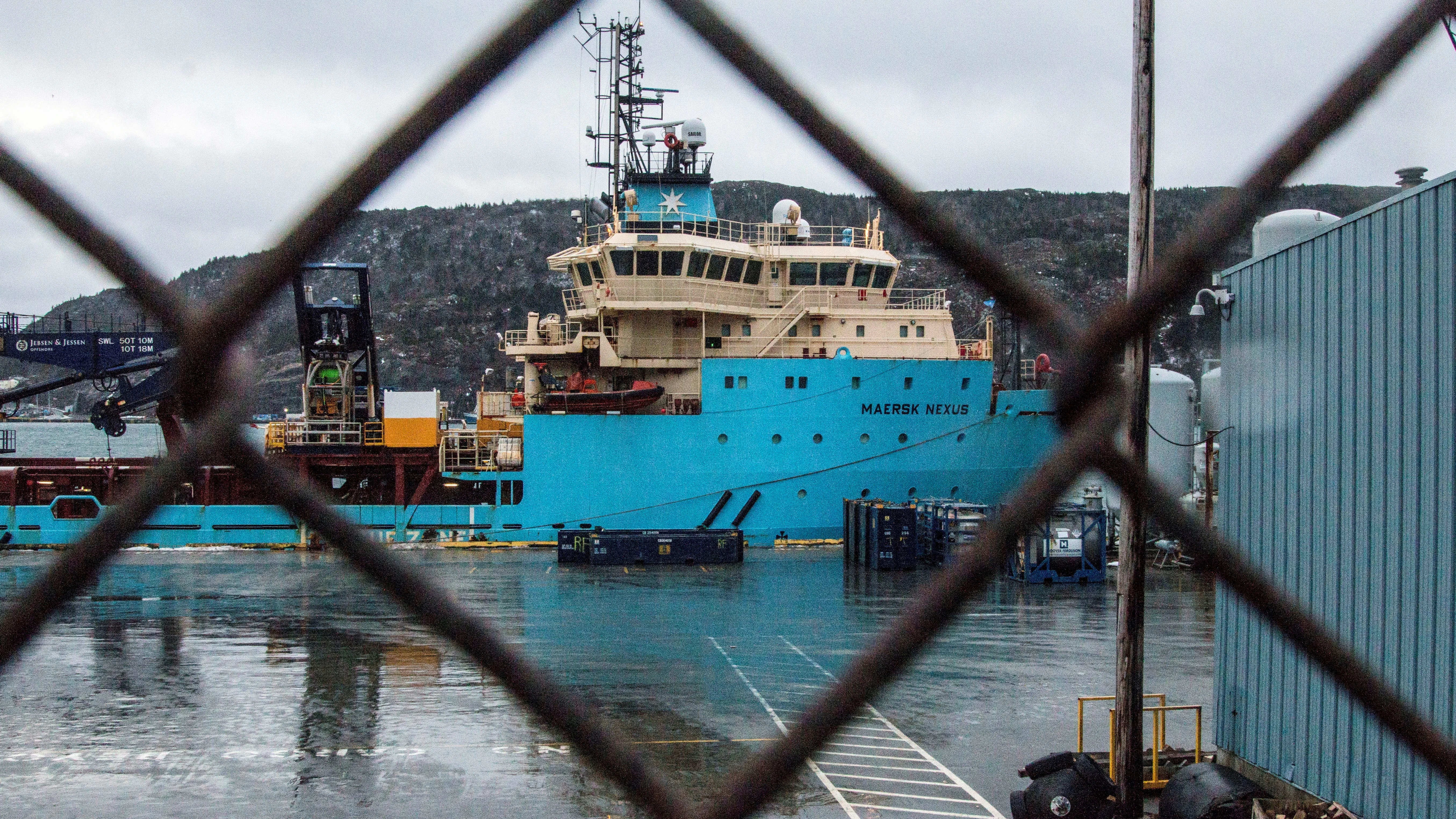 El barco Maersk Nexus antes de que desembarcaran los cuerpos de dos tripulantes del Villa de Pitanxo