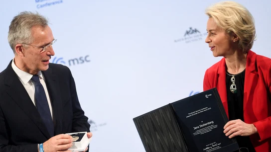 Jens Stoltenberg y Ursula von der Leyen, en Múnich Jens Stoltenberg y Ursula von der Leyen, en Múnich