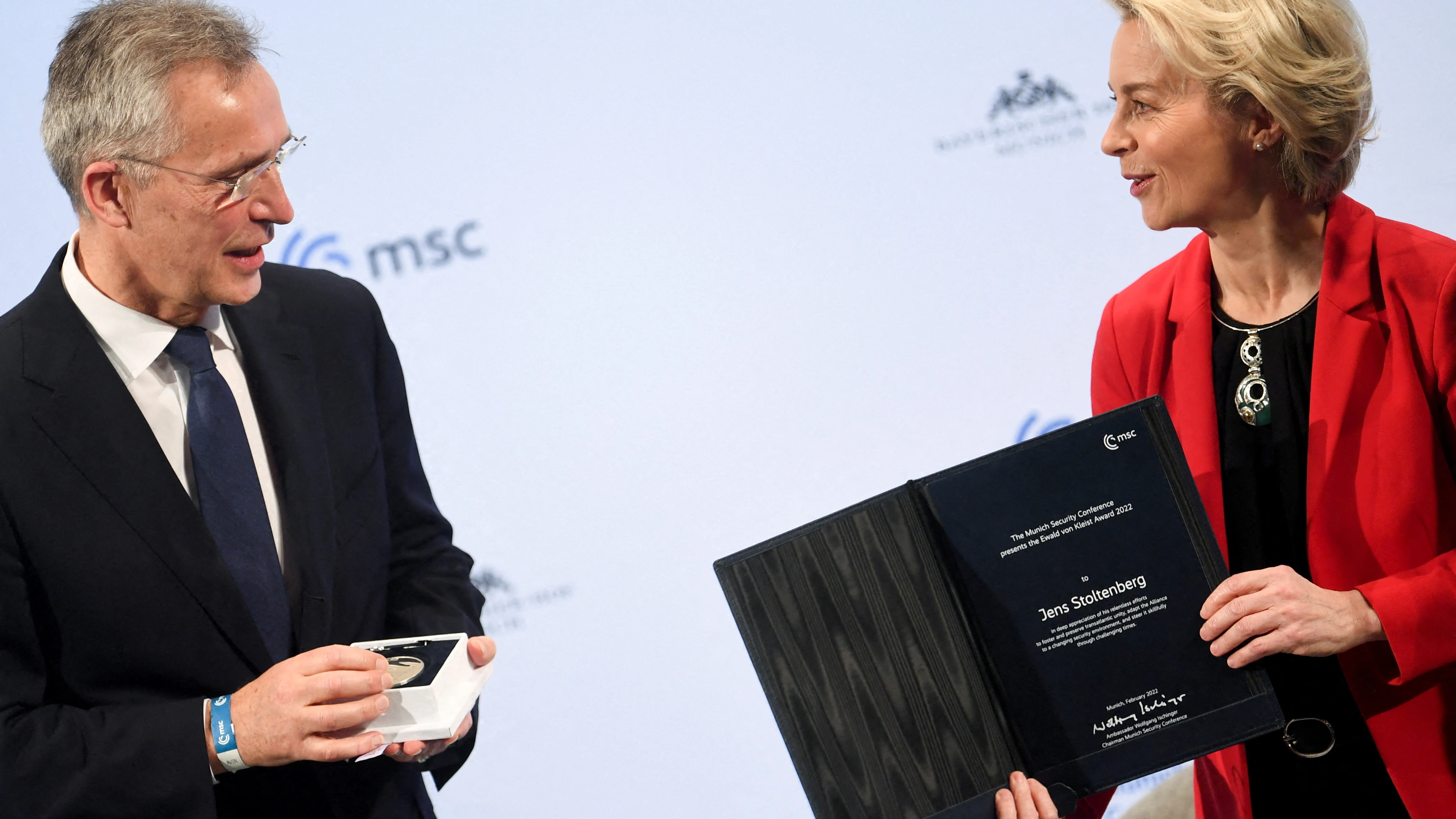 Jens Stoltenberg y Ursula von der Leyen, en Múnich