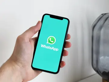 Móvil con WhatsApp Móvil con WhatsApp