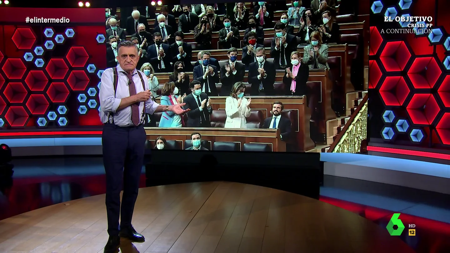 El análisis de Wyoming del "amargo" aplauso de los diputados del PP a Pablo Casado tras retirarle su apoyo El análisis de Wyoming del "amargo" aplauso de los diputados del PP a Pablo Casado tras retirarle su apoyo