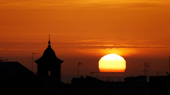 Vista general del amanecer hoy en Valencia. Vista general del amanecer hoy en Valencia.