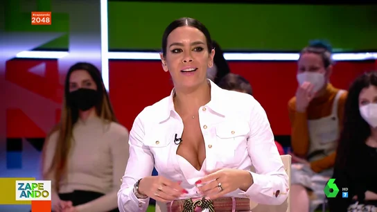 El accidente de Cristina Pedroche en pleno directo: "Sabía que me iba a tocar a mí... se me ha roto la camisa" El accidente de Cristina Pedroche en pleno directo: "Sabía que me iba a tocar a mí... se me ha roto la camisa"