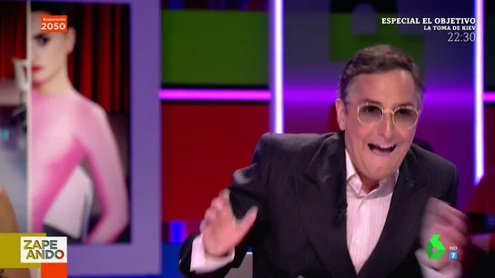 El susto de Josie cuando Dani Mateo le lanza algo en pleno directo para echarle de plató: "¡Por favor, qué miedo!" El susto de Josie cuando Dani Mateo le lanza algo en pleno directo para echarle de plató: "¡Por favor, qué miedo!"