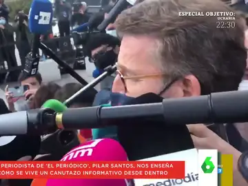 Lo que no se vio del &quot;canutazo&quot; a Feijóo: este es el agobiante momento de los periodistas tras las cámaras