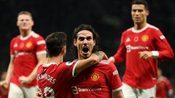 Cavani celebra un gol con el Manchester United
