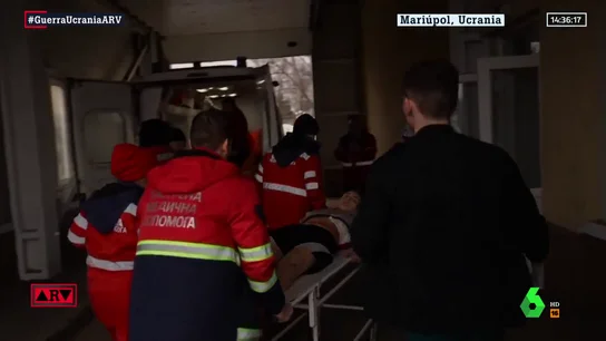 Sanitarios en Mariupol, Ucrania Sanitarios en Mariupol, Ucrania