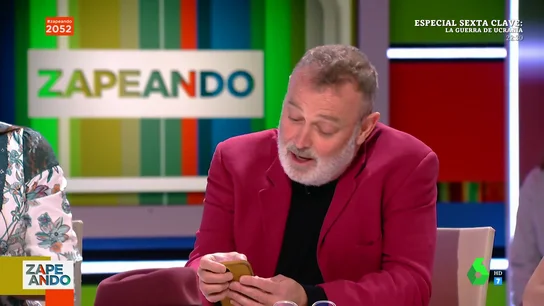 Pablo Carbonell realiza un estudio sociológico en directo: ¿conseguirá que salir en Zapeando aumente sus seguidores en Instagram? Pablo Carbonell realiza un estudio sociológico en directo: ¿conseguirá que salir en Zapeando aumente sus seguidores en Instagram?