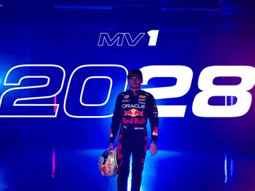 Max Verstappen renueva hasta 2028 con Red Bull con un suculento contrato Max Verstappen renueva hasta 2028 con Red Bull con un suculento contrato