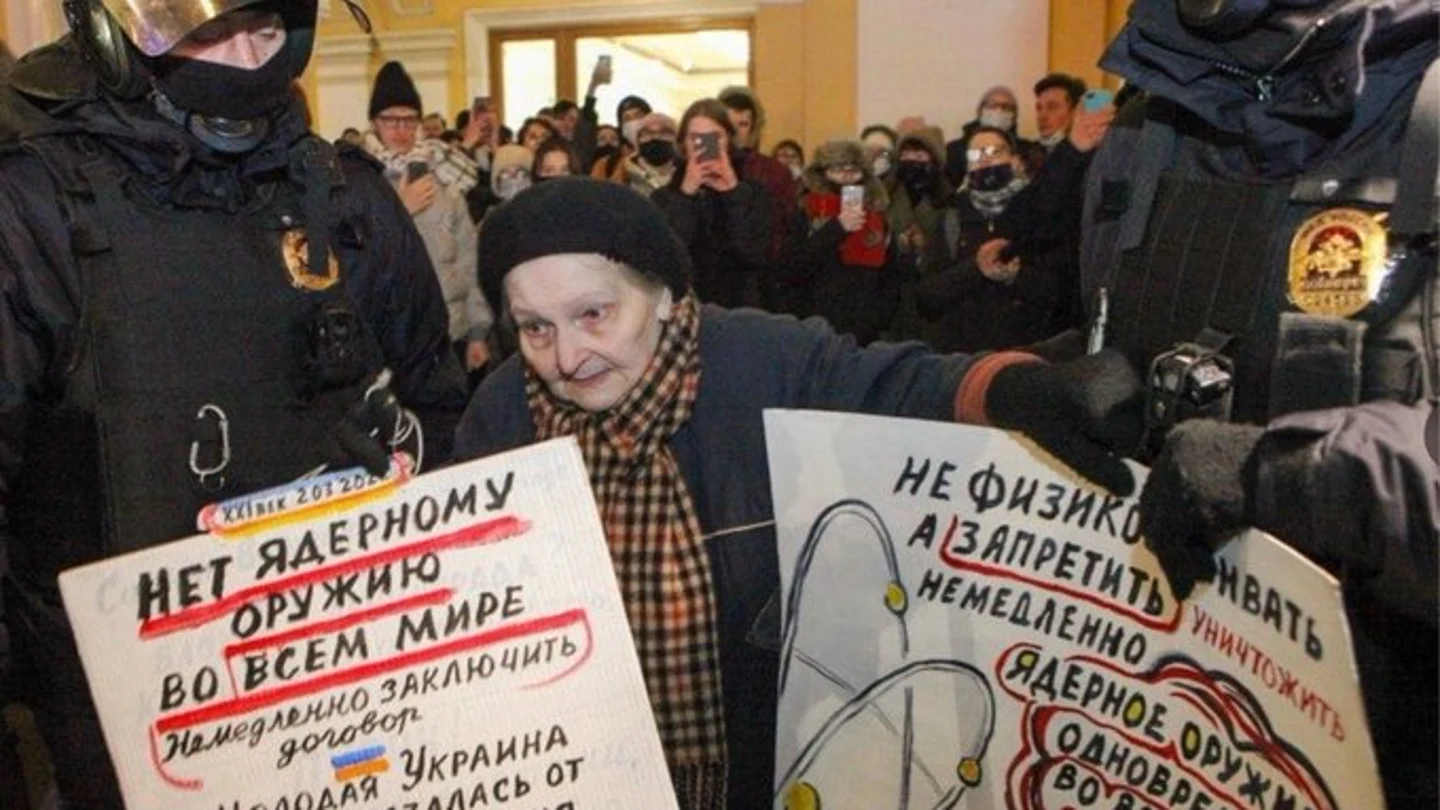 VÍDEO | La activista de 77 años, Yelena Osipova, detenida en St. Petersburgo en las protestas contra Putin Manifestaciones en Rusia