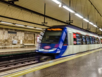 Metro en movimiento en Madrid