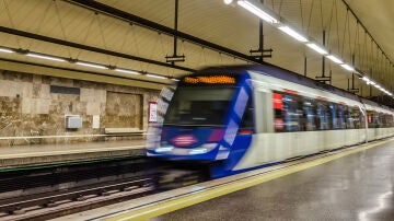 Metro en movimiento en Madrid