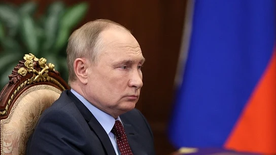 Varios diputados municipales rusos piden la destitución de Putin por "alta traición" al iniciar la guerra Varios diputados municipales rusos piden la destitución de Putin por "alta traición" al iniciar la guerra