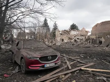 Byshiv, a 40 kilómetros de Kiev, arrasada tras los ataques rusos