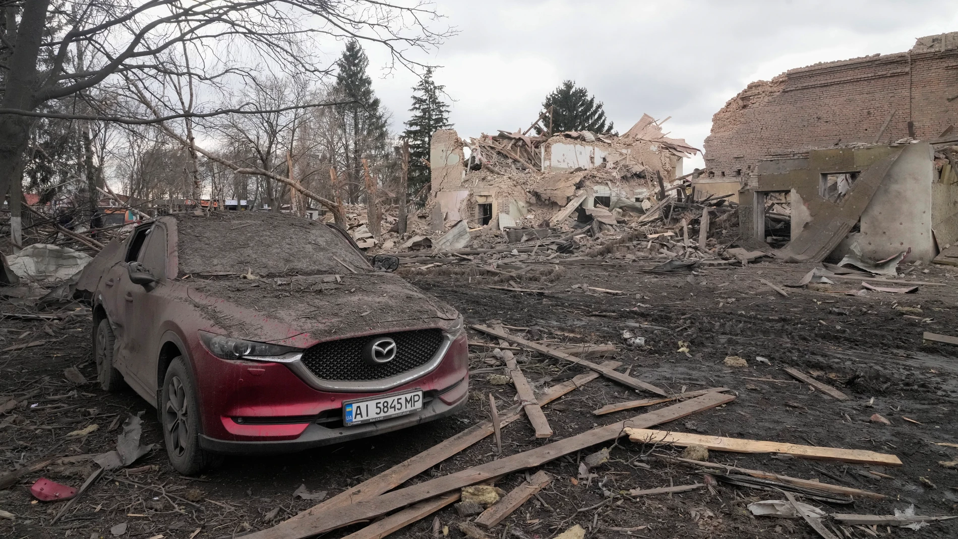 Byshiv, a 40 kilómetros de Kiev, arrasada tras los ataques rusos