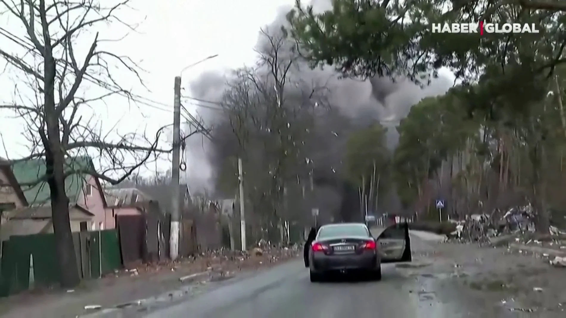 El estremecedor momento en el que una cámara capta la explosión en la ciudad ucraniana de Irpin