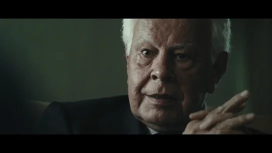 Felipe González reconoce que se deprimió durante sus años en La Moncloa: "Desde hace 40 años me tomo una pastilla para dormir" Conexión con los jóvenes