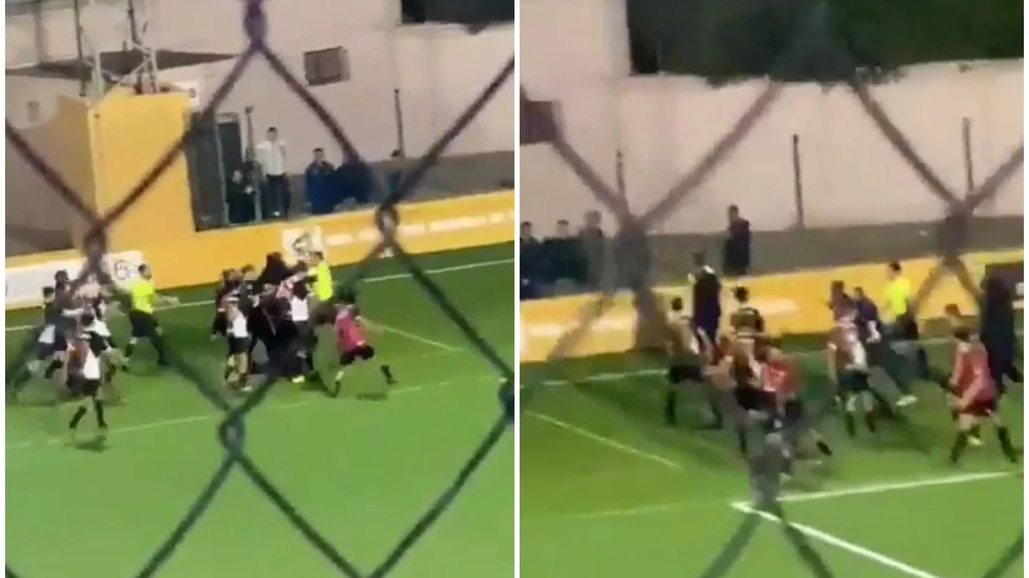Varios jugadores agreden a un árbitro Varios jugadores agreden a un árbitro