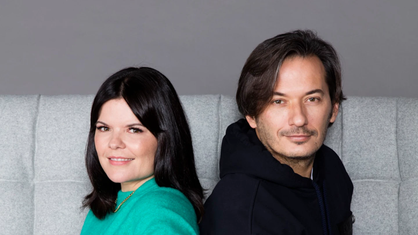 Los hermanos Laura y Alberto Caballero producen 'Machos Alfa', una nueva comedia para Netflix Los hermanos Laura y Alberto Caballero producen 'Machos Alfa', una nueva comedia para Netflix