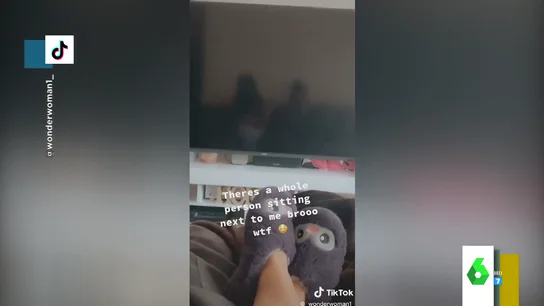 Las escalofriantes imágenes de un 'fantasma' que han puesto los pelos de punta a los zapeadores Las escalofriantes imágenes de un 'fantasma' que han puesto los pelos de punta a los zapeadores