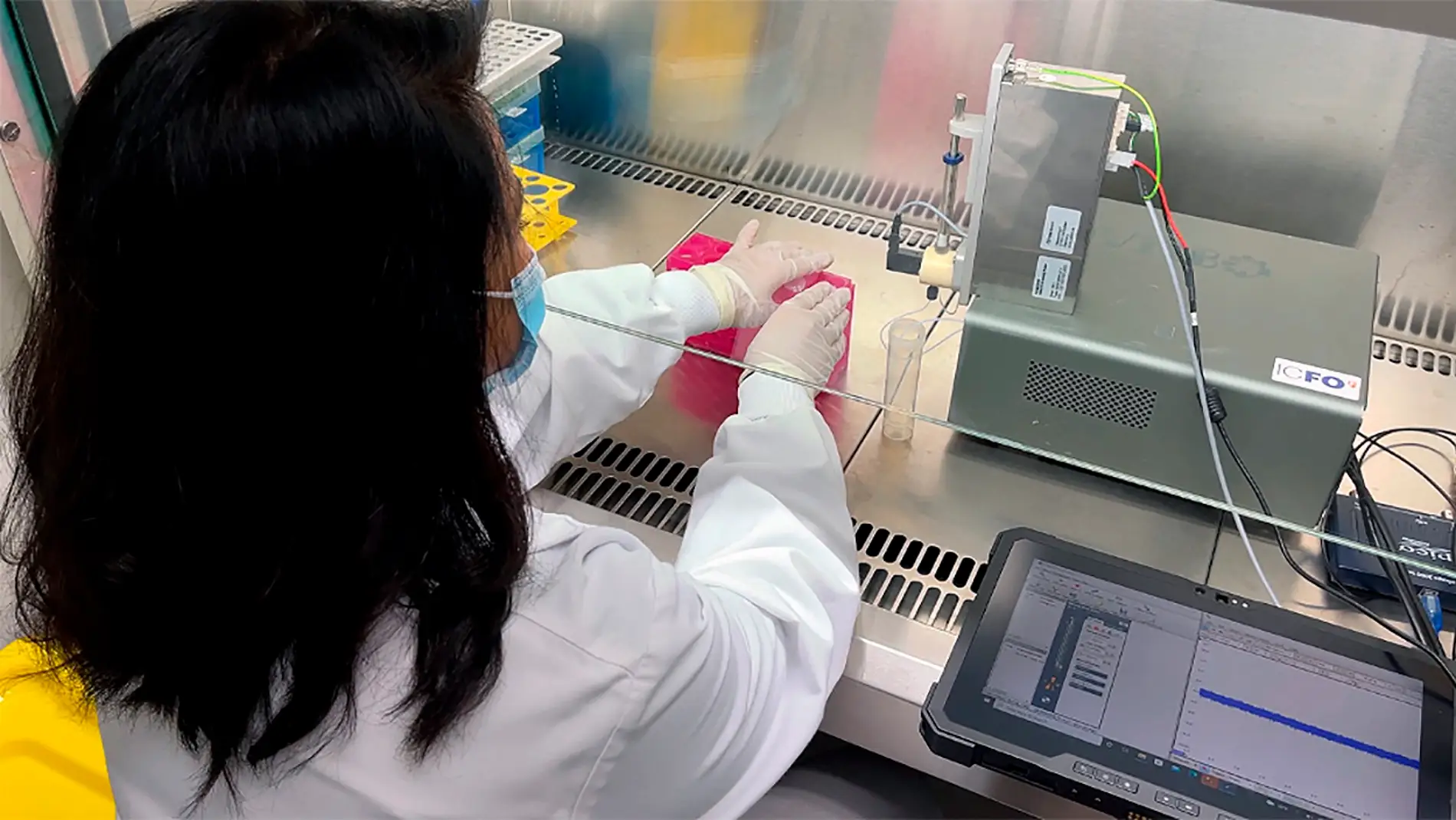 Un nuevo dispositivo utiliza luz para detectar la covid 19 en muestras de saliva